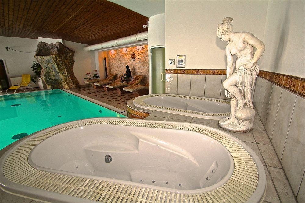 Alpenhotel Weiherbach Berchtesgaden Hallenbad Und Sauna Экстерьер фото